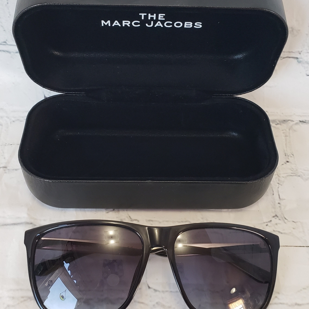 Marc Jacobs Black Sunglasses with Gradient Gray Lenses